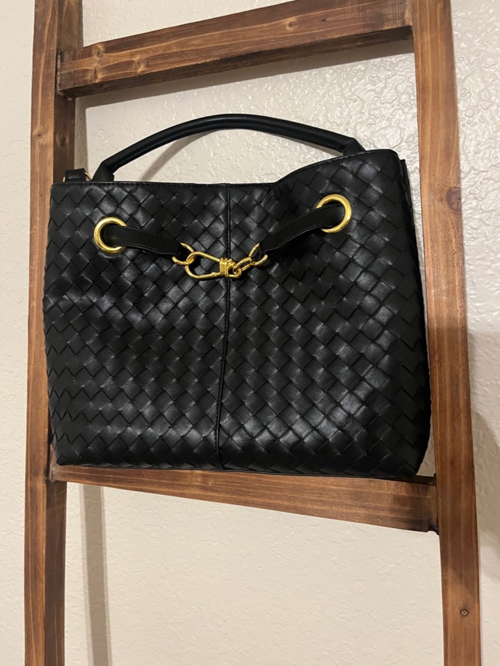 Black woven fashion bag - Picture 8 of 8